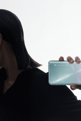 Официальная распаковка Xiaomi Mi 10T Pro. В комплекте идёт «серебряный» антибактериальный чехол