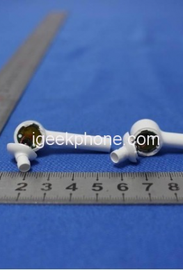 Беспроводные наушники Xiaomi Mi True Wireless Earphones будут заряжаться за час и работать не менее 10 часов