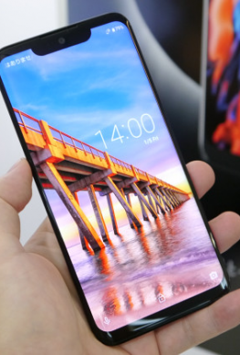 Самый легкий защищенный флагман Sharp Aquos Zero выйдет в январе по цене около $650