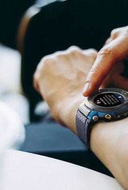 Необычные двухэкранные защищённые умные часы Casio Pro Trek Smart WSD-F30 поступят в продажу в январе