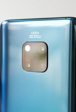 Huawei нарастила продажи смартфонов на 43%, а у Samsung поставки упали почти на 15%