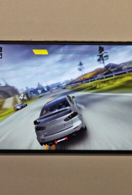 Huawei Nova 4 - первый смартфон производителя с «дырявым» экраном - засветился на качественных изображениях